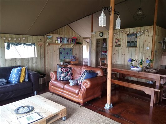 luxury glamping tent 