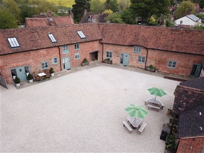 Manor Farm Courtyard Cottages 
