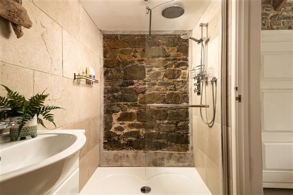 Luxury en-suite shower room