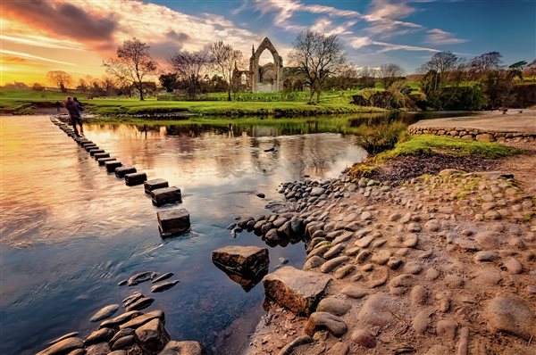 10 minutes walk to Bolton Abbey