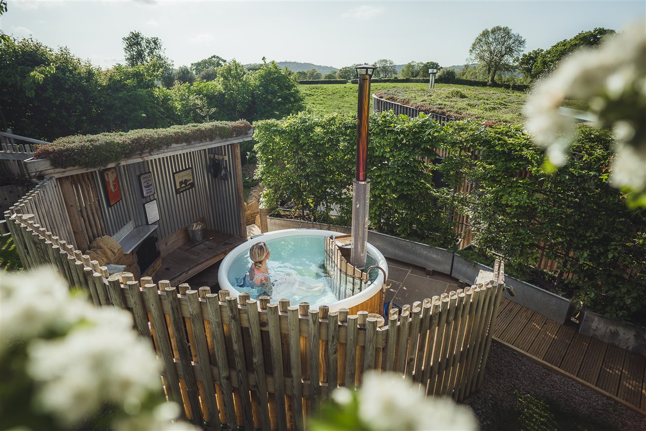 hot tub near malvern  west midlands