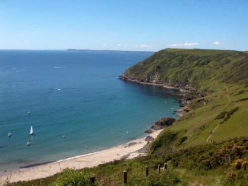 Lantic Bay close to Cartole Cottages in South East Cornwall
