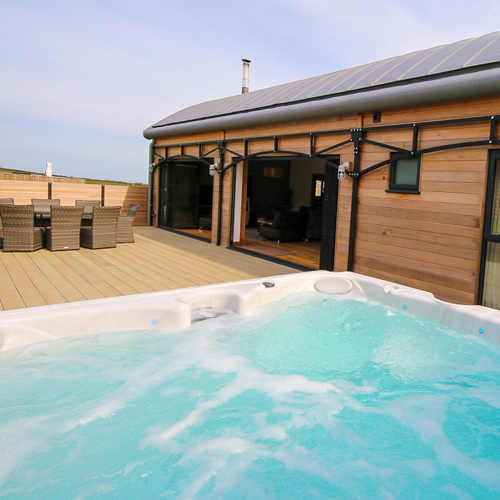 hot tub outside cottage