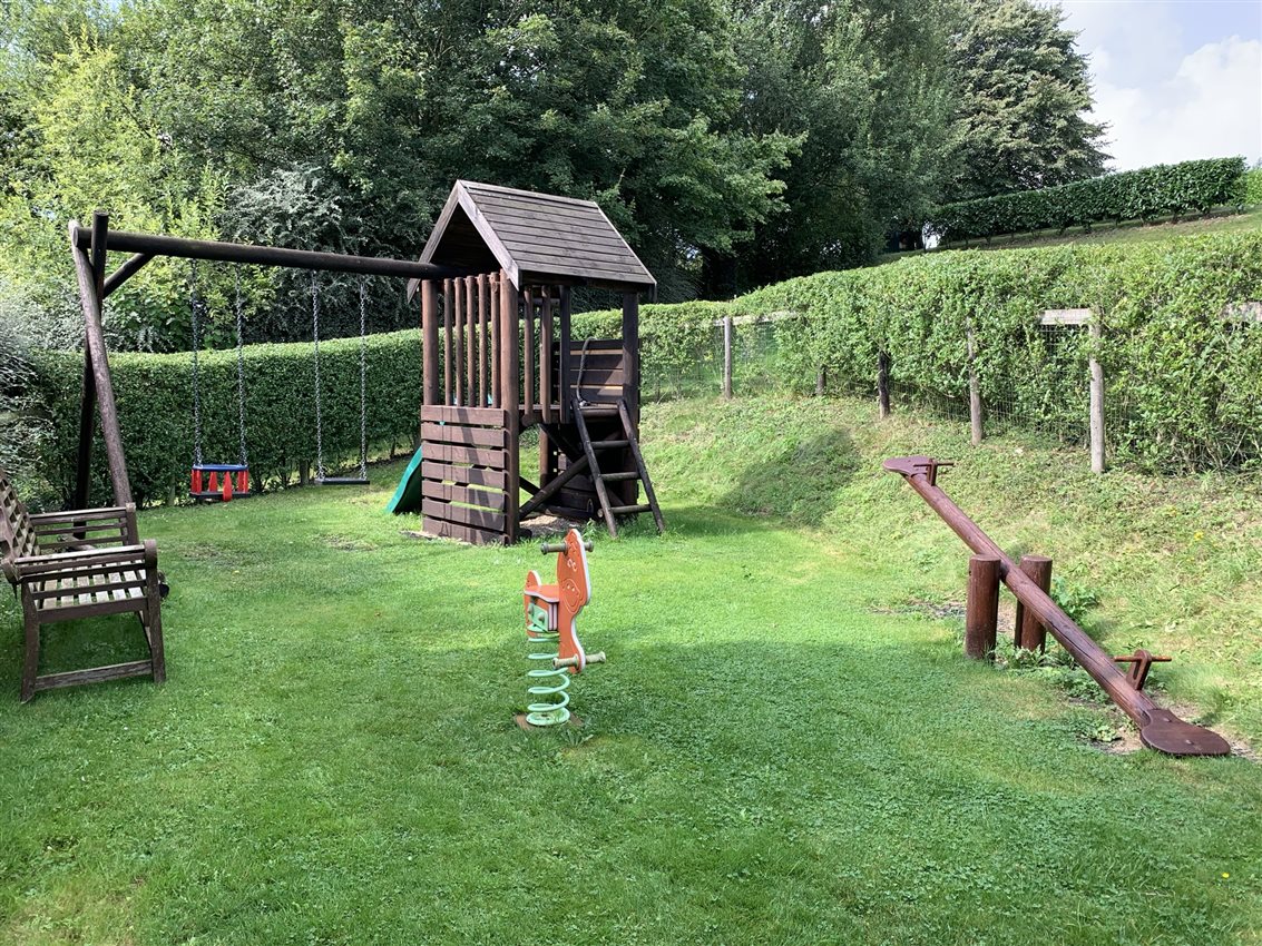 stay in dorset with a play area
