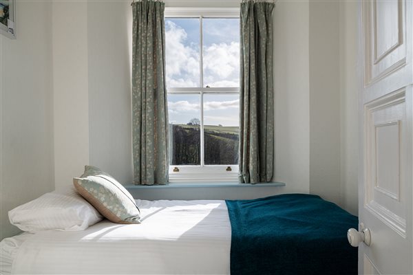 georgian house single bedroom