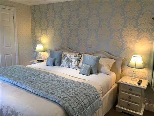 bedroom bedroom