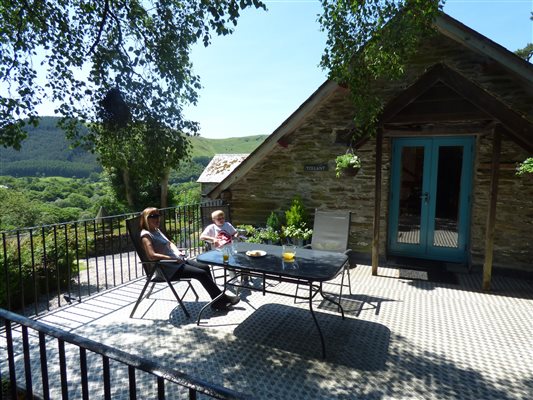 The Tollant Garden Deck Nannerth Country Holidays