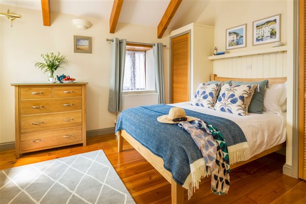 Cottage bedroom