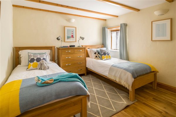 twin bedroom