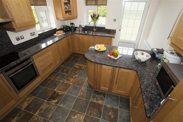 Fully fitted kitchen