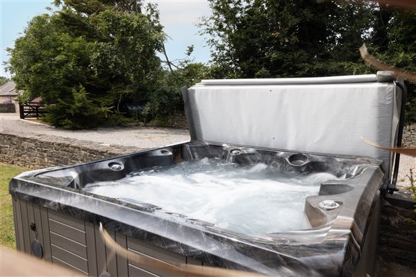 outdoors - hot tub