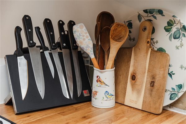 magnetic knife block