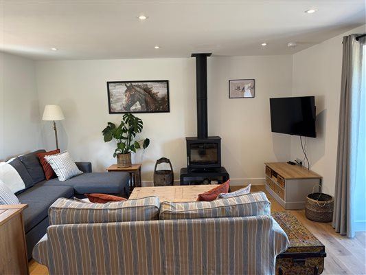 LivingRoomBarn2
