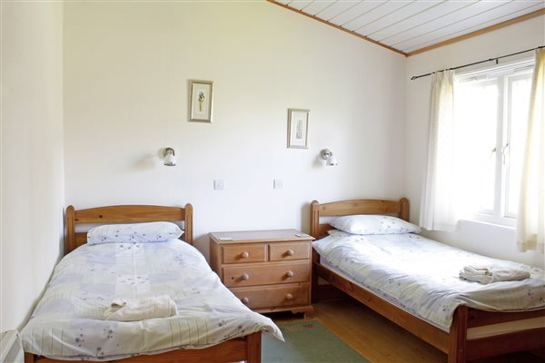 Twin bedroom at Kingfisher Holiday Lodge 