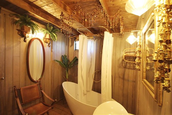 luxury glamping bathroom