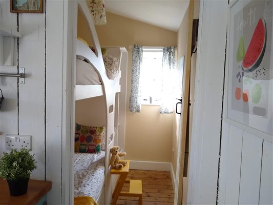 children's bunk room