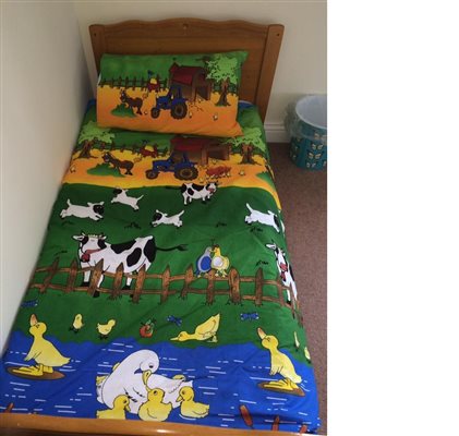 Toddler bed