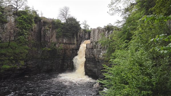 High force waterfall