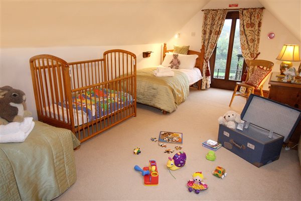 children's room, can be made into a kingsized double