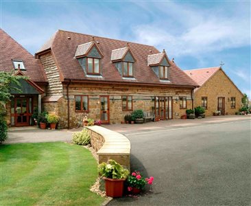 Arbor Holiday and Knightcote Farm Cottages