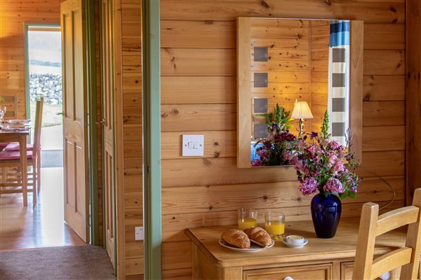 dressing table in rainster cabin 