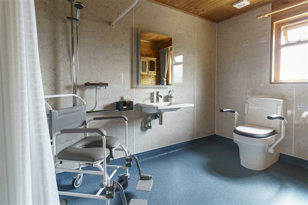 Fully accessible wet room