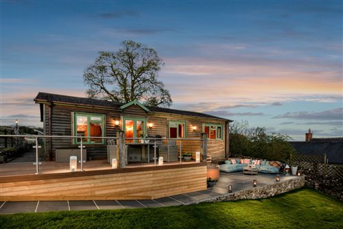 Holiday lets peak district shop with pets