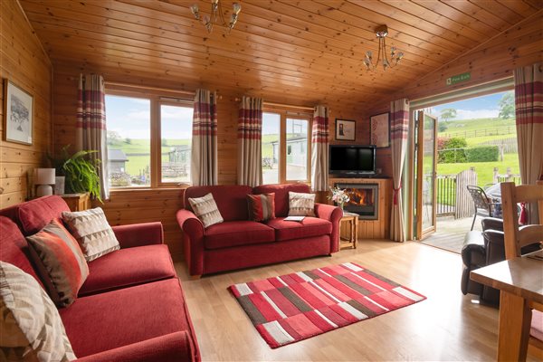 Rainster log cabin lounge 