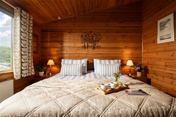 superking bed in master bed room 