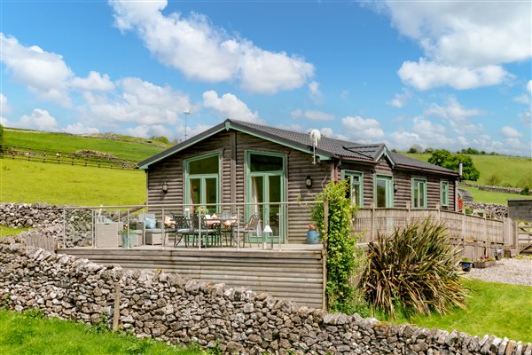 Hipley log cabin at Hoe Grange Holidays sleeps 4