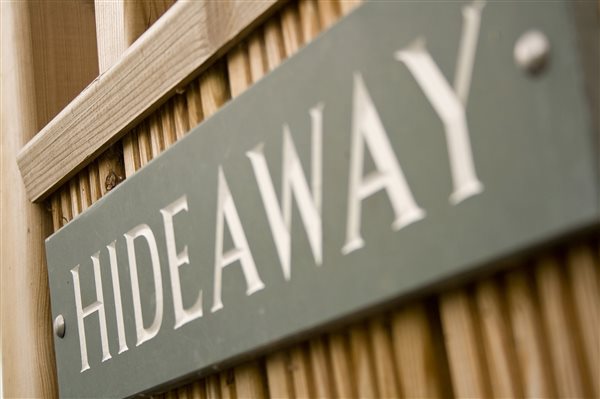 hideaway sign