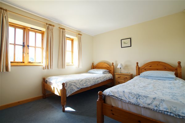Twin Room - Badger Cottage - New Forest Holiday Cottages