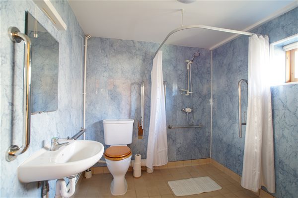 Wet Room  - Badger Cottage - New Forest Holiday Cottages