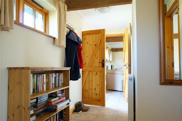 Hallway - Fallow Cottage - New Forest Holiday Cottages