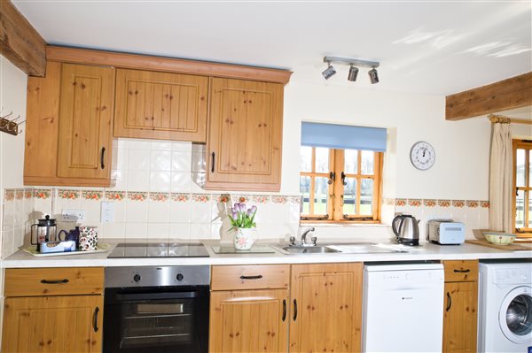 Kitchen - Fallow Cottage - Hucklesbrook Farm - New Forest Holiday Cottages
