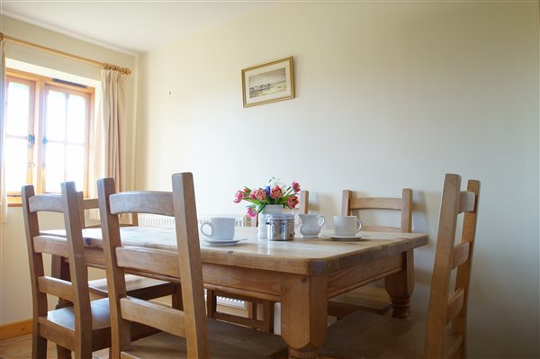Kitchen dining area - Fallow Cottage - New Forest Holiday Cottages