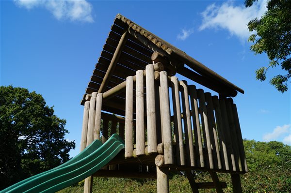 Play fort - Hucklesbrook Farm - New Forest Holiday Cottages