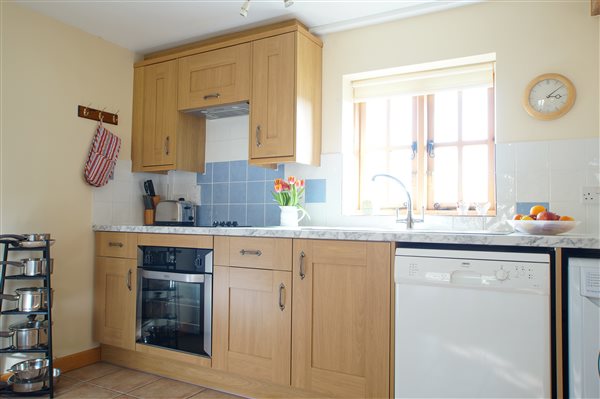 Kitchen (close up) Roe Cottage - New Forest Holiday Cottages