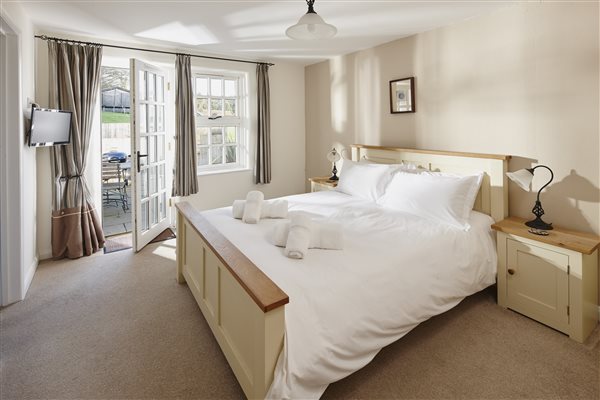 Ambrook - King bedded Room - Garden Terrace side