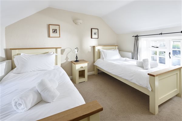 Arch - twin room