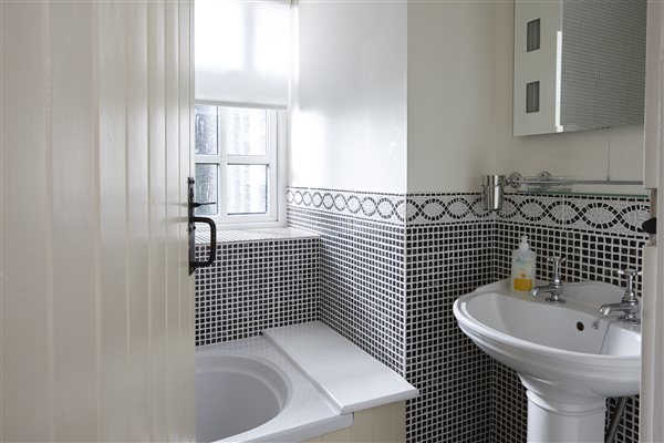 Bidwell - Family Bathroom