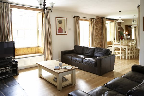 Farmhouse - Living Room