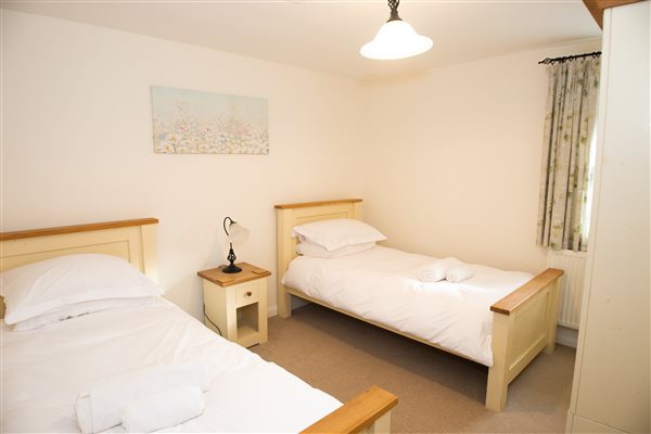 Kester - Twin bedded room