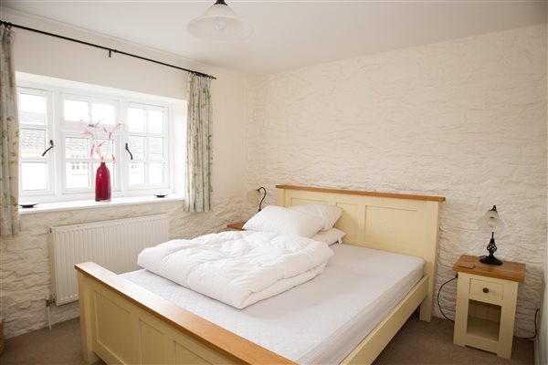 Kester - King bedded room