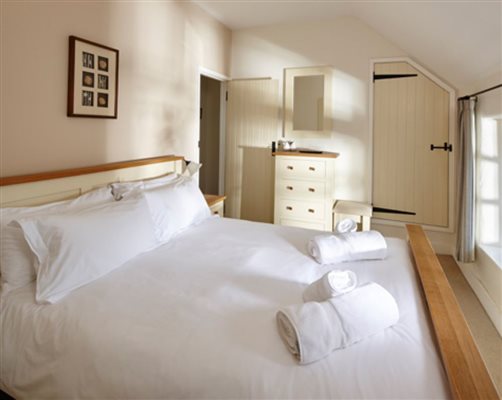 Redlake - King bedded room