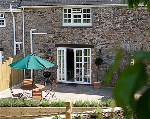 Redlake - Terrace Exterior