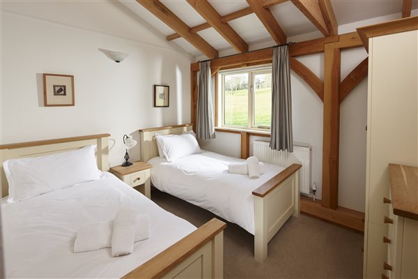 Torr - Twin bedded room
