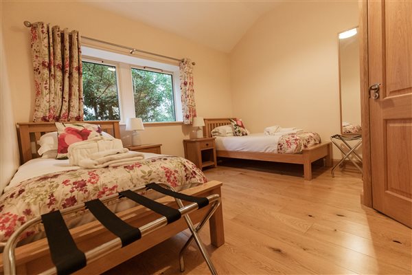 twin bedroom bungalow