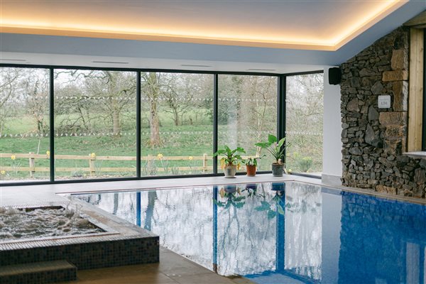 holiday cottage with spa