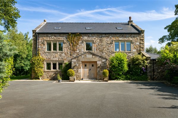 Holiday cottage sleeps 14 in Lancashire 